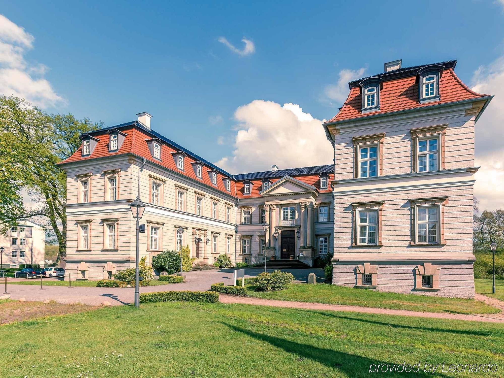 Hotel Schloss Нойщат-Глеве Екстериор снимка