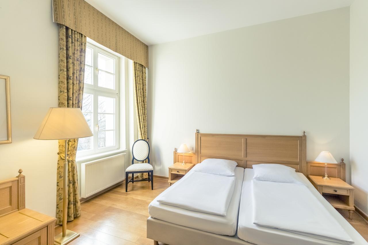 Hotel Schloss Нойщат-Глеве Екстериор снимка