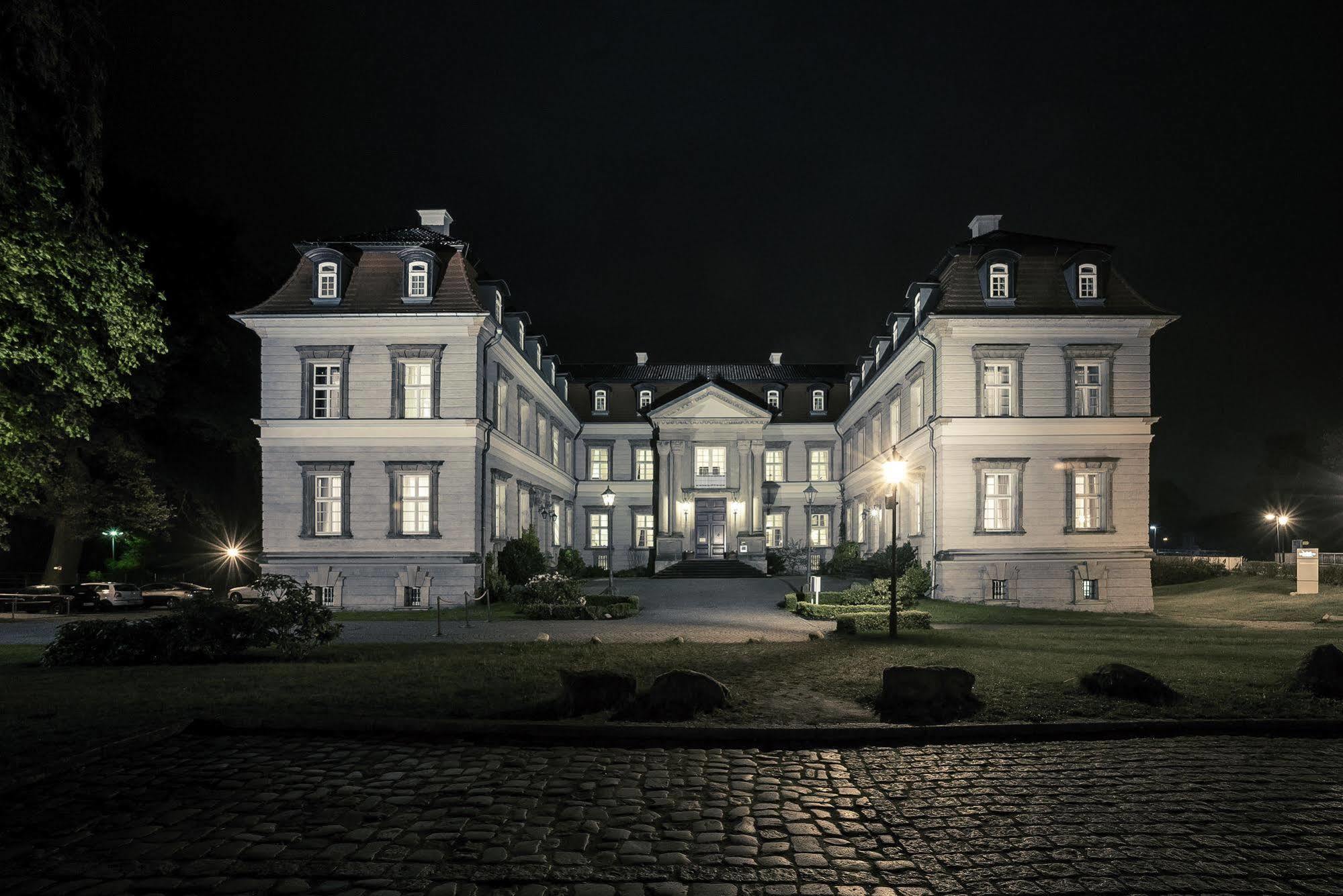 Hotel Schloss Нойщат-Глеве Екстериор снимка