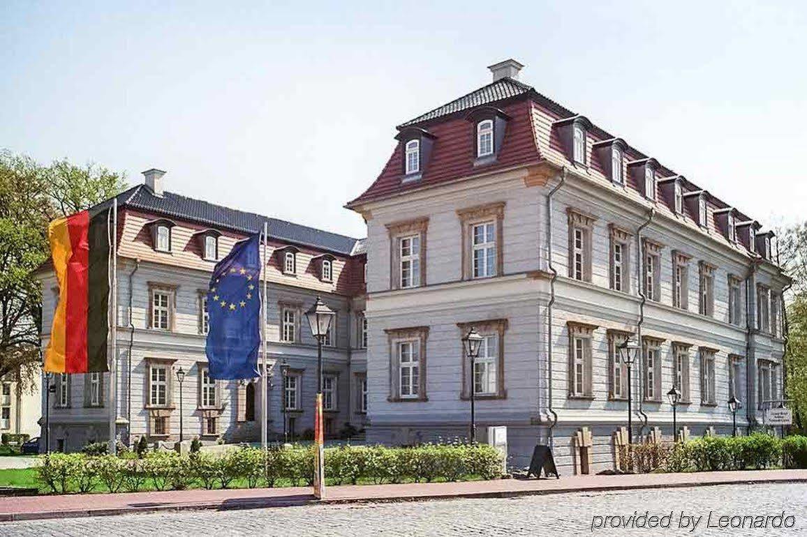Hotel Schloss Нойщат-Глеве Екстериор снимка