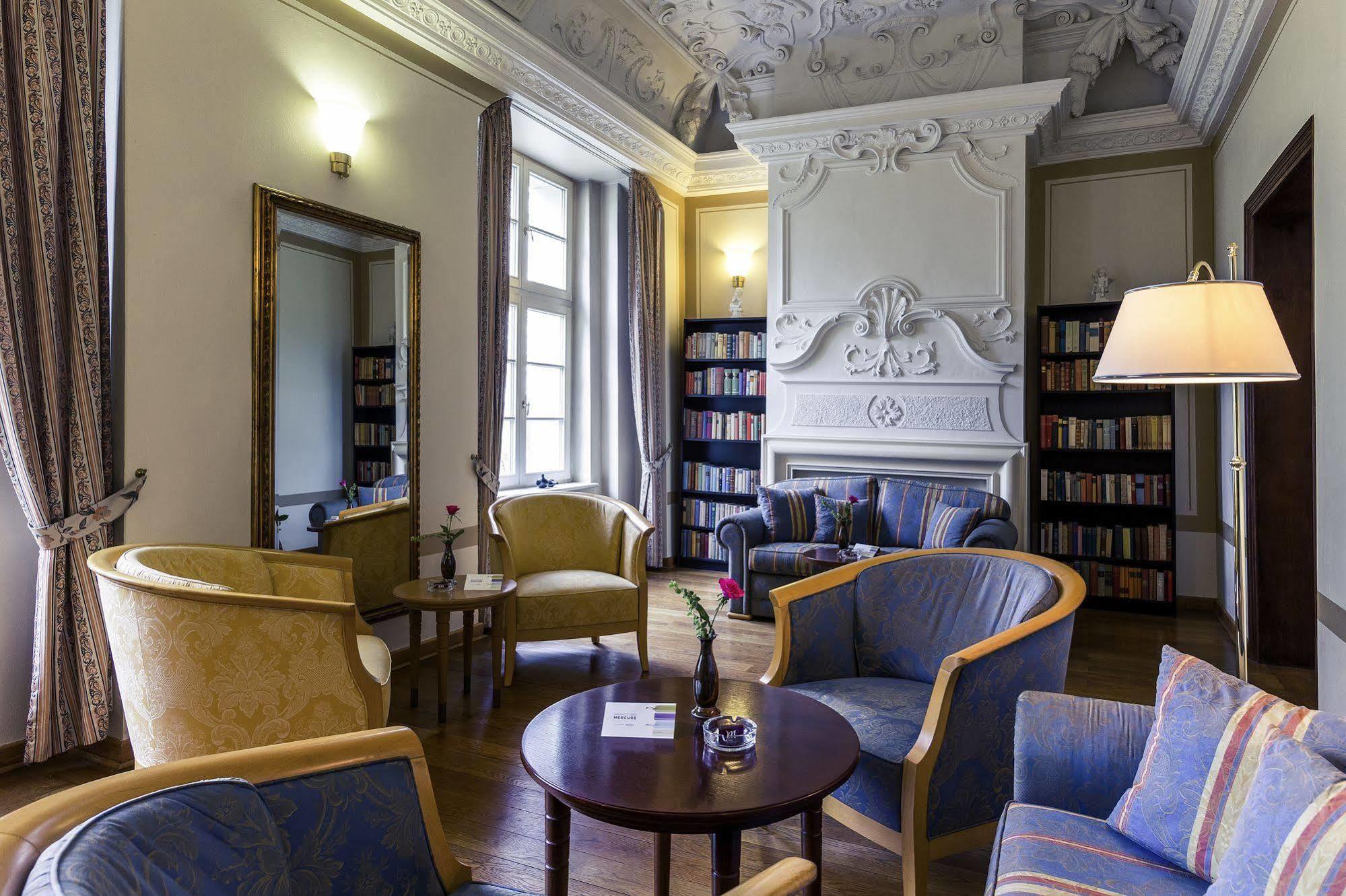 Hotel Schloss Нойщат-Глеве Екстериор снимка