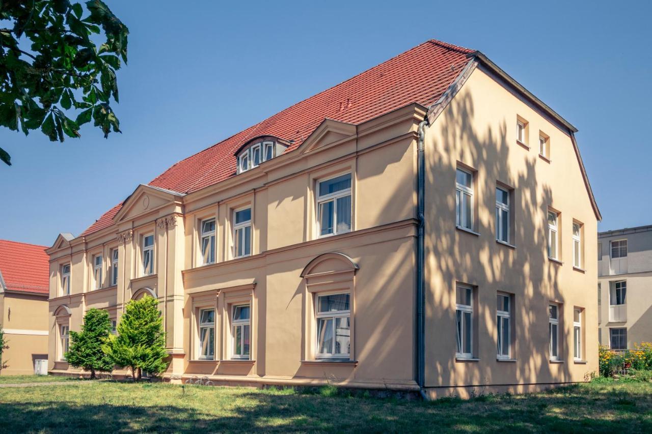 Hotel Schloss Нойщат-Глеве Екстериор снимка